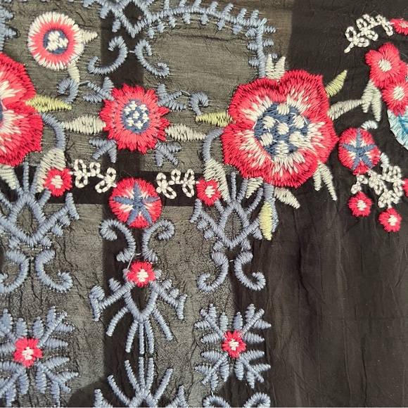 Johnny Was Black Embroidered Top size S - Picture 6 of 8